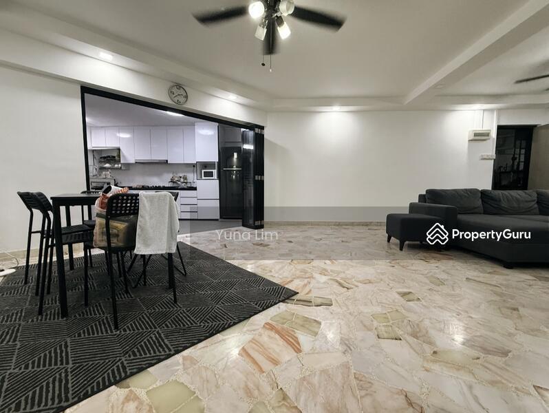 Prop-GPT: HDB Flat: D22 Jurong 319 Jurong East Street 31