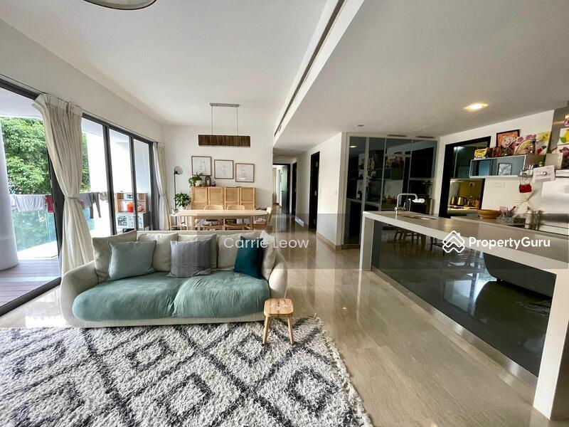 Apartment for Sale: Cairnhill, D09, 220000