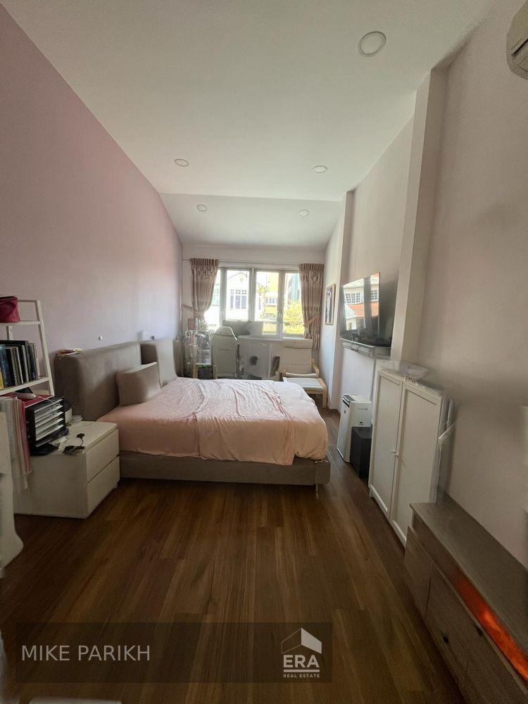 Rare Sale in a Quiet Neighbourhood