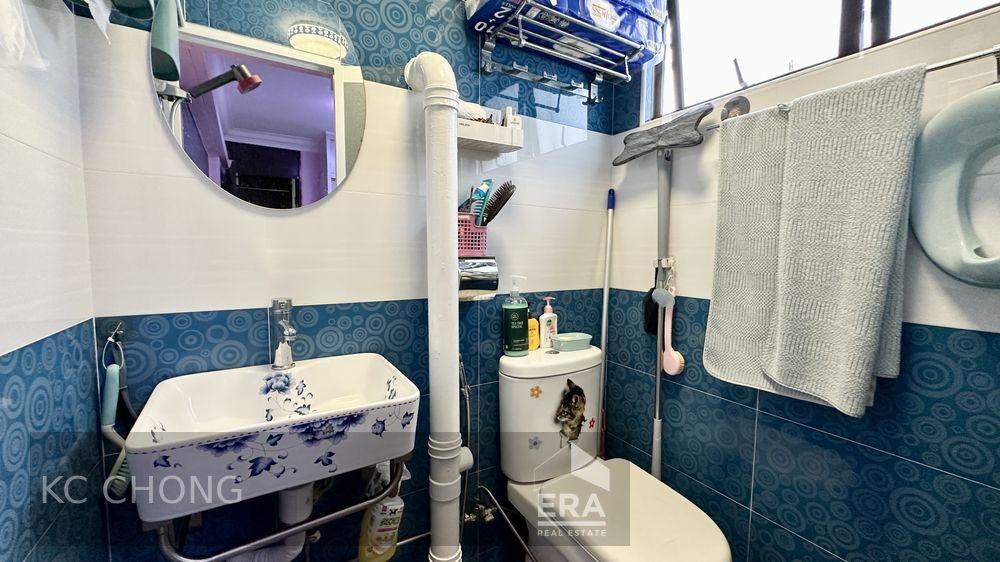 HDB - 2 room for Sale: Bukit Batok Street 21, Bukit Batok, D23, 650217