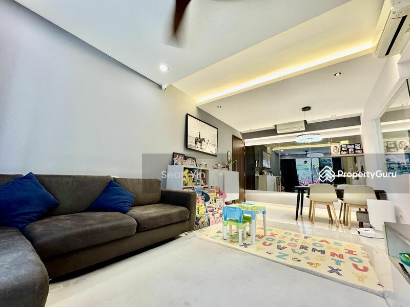 Prop-GPT: Executive Condominium: D27 Yishun Signature At Yishun