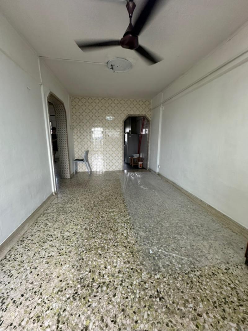 Prop-GPT: HDB Apartment: D16 Bedok 533 Bedok North Street 3