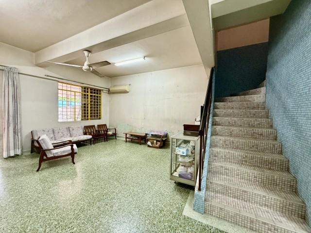  Original 2 Storey Terrace @ Sennett Estate Potong Pasir MRT vicinity ?Eminence Landed? Terraced House For Sale, $3,500,000, 4 Bed 2 Bath 1,800 sqft $2,333.00 psf