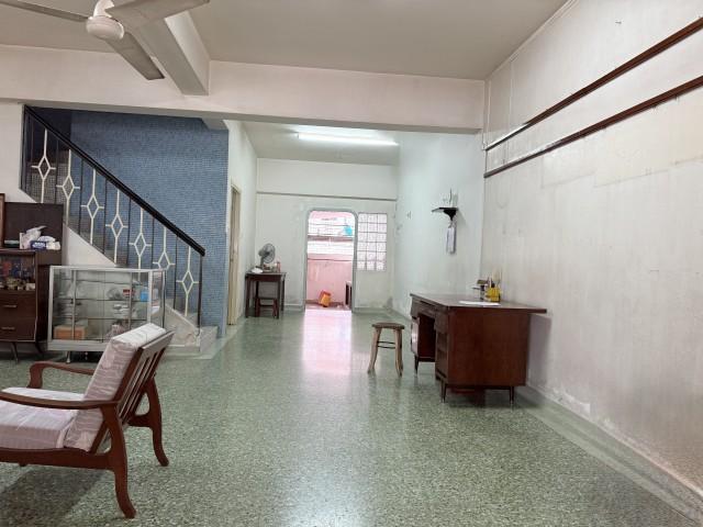  Original 2 Storey Terrace @ Sennett Estate Potong Pasir MRT vicinity ?Eminence Landed? Terraced House For Sale, $3,500,000, 4 Bed 2 Bath 1,800 sqft $2,333.00 psf