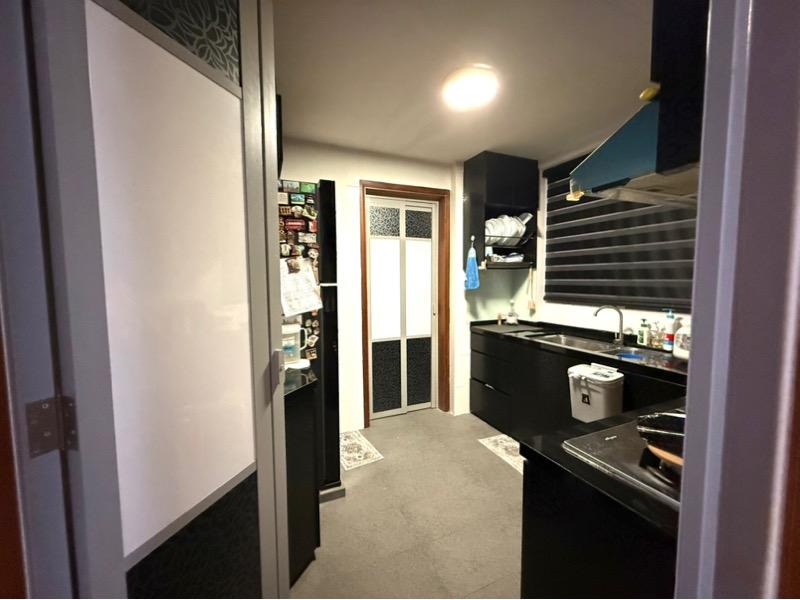 THE BAYSHORE Condominium For Sale, $1,300,000, 2 Bed 2 Bath 1,012 sqft $1,285.00 psf