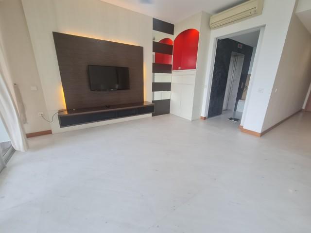 Prop-GPT: Condominium: D21 Upper Bukit Timah Floridian