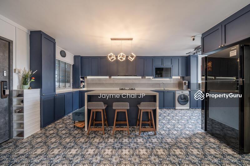 Prop-GPT: HDB Flat: D14 Geylang 130 Geylang East Avenue 1