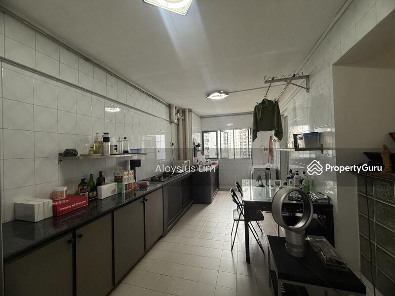 308 Jurong East Street 32