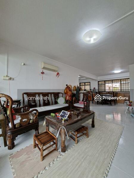 Prop-GPT: HDB Flat: D18 Tampines 327 Tampines Street 32