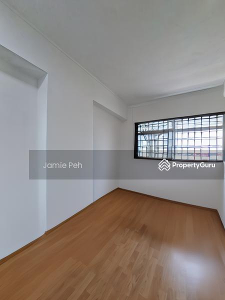 327 Tampines Street 32