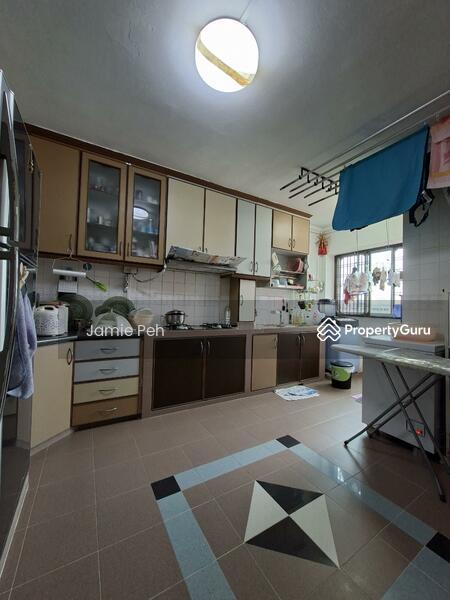 327 Tampines Street 32