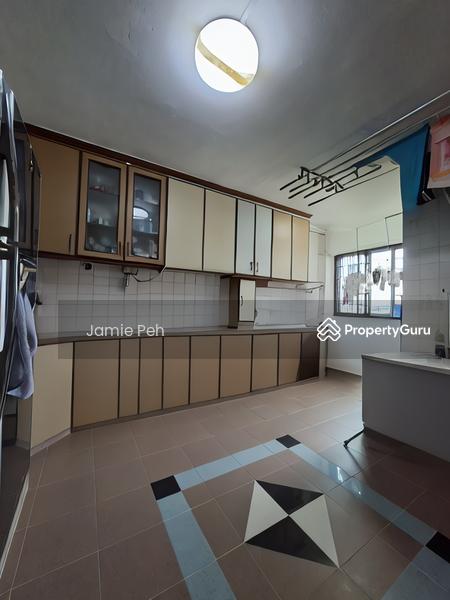 327 Tampines Street 32