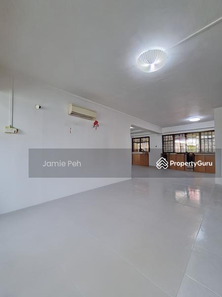 327 Tampines Street 32