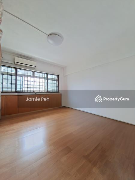 327 Tampines Street 32