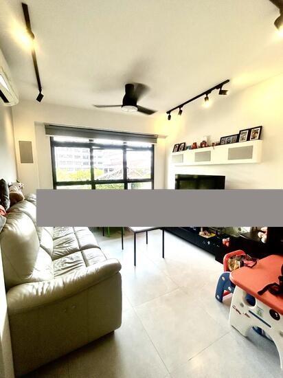 Prop-GPT: HDB Apartment: D27 Sembawang 117B Canberra Crescent