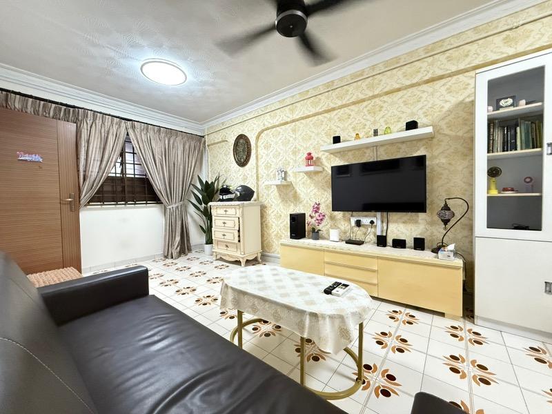 HDB Apartment for Sale: Hougang, D19, 530114