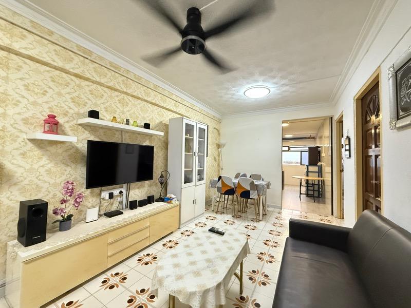 HDB Apartment for Sale: Hougang, D19, 530114