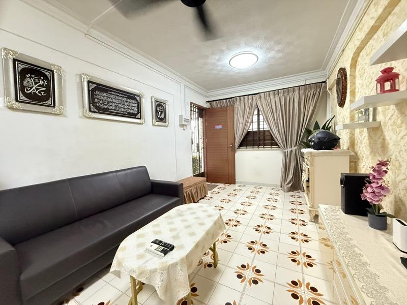 HDB Apartment for Sale: Hougang, D19, 530114