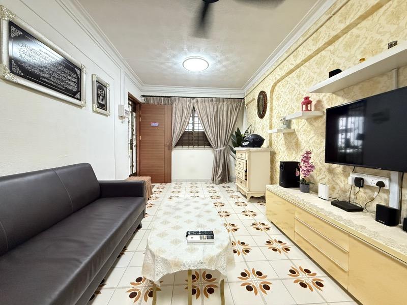 HDB Apartment for Sale: Hougang, D19, 530114