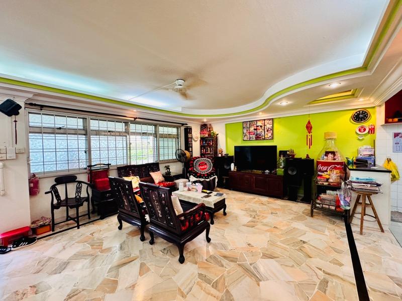 Prop-GPT: HDB Apartment: D25 Woodlands 875 Woodlands Street 82