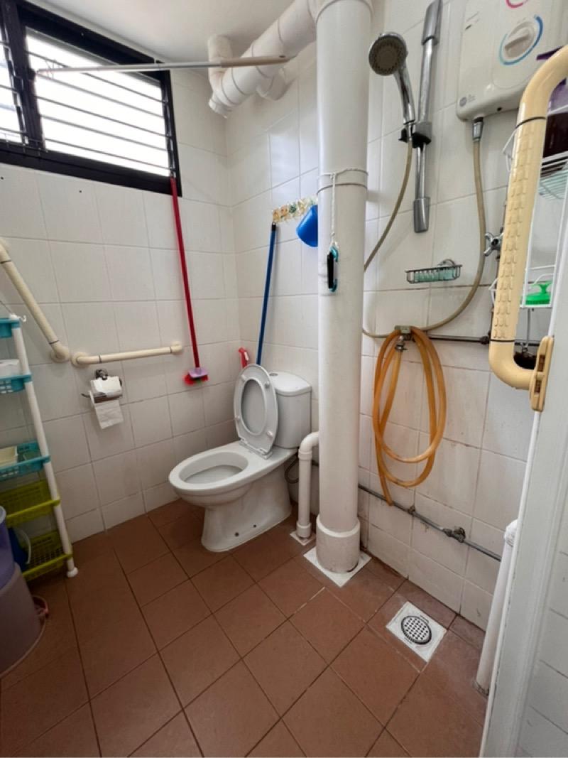 438 Ang Mo Kio Avenue 10 HDB Apartment For Sale, $499,999, 3 Bed 2 Bath 990 sqft $505.00 psf