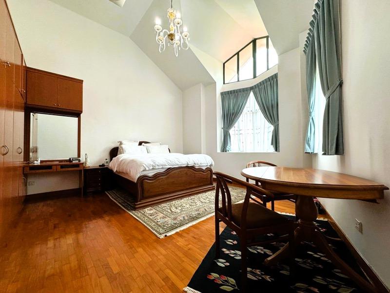 Saint Nicholas View Semi-Detached House For Sale, $4,650,000, 5 Bed 4 Bath 2,700 sqft $890.00 psf