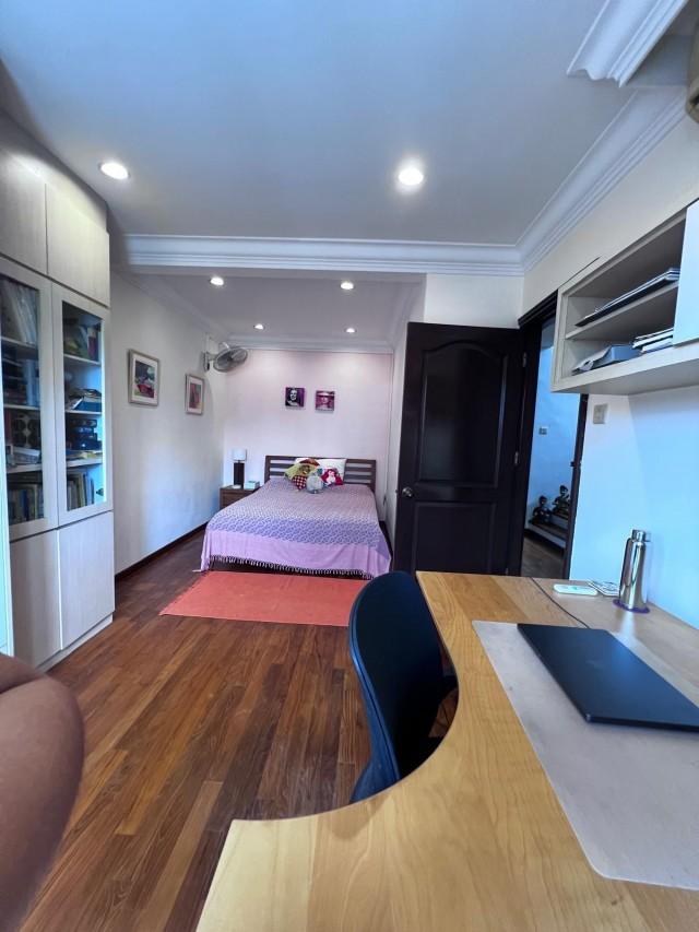 Eminence Landed Team  Reno 2.5 Storey Corner Terrace @ Serangoon Garden Estate, Chomp Chomp Corner Terrace For Sale, $5,500,000, 5 Bed 4 Bath 3,200 sqft $2,476.00 psf