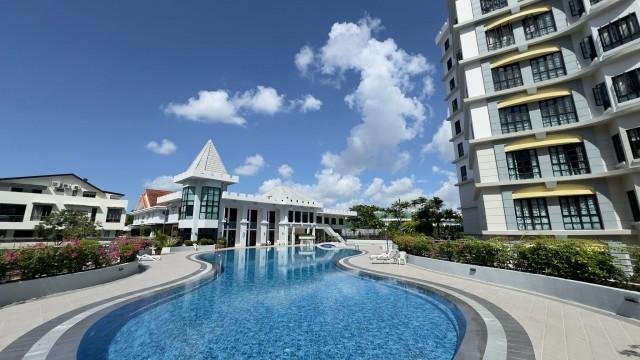 Chiltern Park Condominium For Sale, $2,480,000, 4 Bed 4 Bath 1,572 sqft $1,578.00 psf