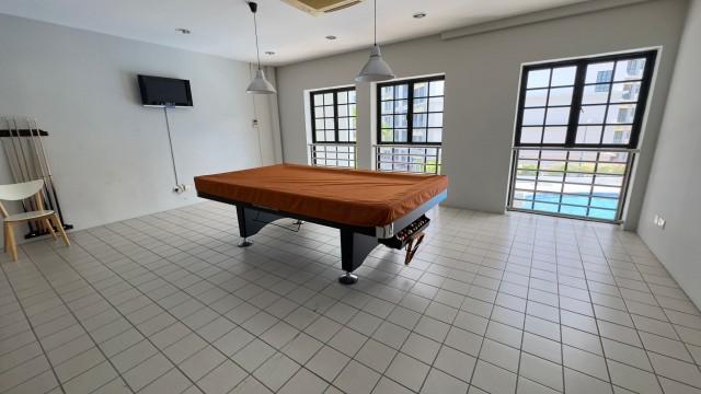 Chiltern Park Condominium For Sale, $2,480,000, 4 Bed 4 Bath 1,572 sqft $1,578.00 psf