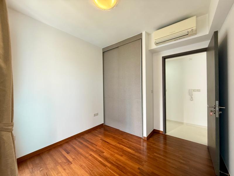 Q Bay Residences Condominium For Sale, $1,290,000, 2 Bed 2 Bath 829 sqft $1,556.00 psf