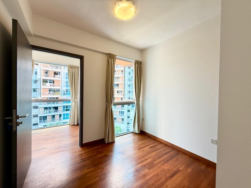 Q Bay Residences Condominium For Sale, $1,290,000, 2 Bed 2 Bath 829 sqft $1,556.00 psf