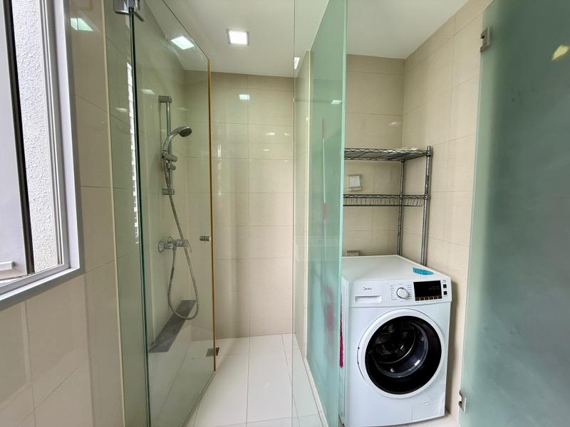 Q Bay Residences Condominium For Sale, $1,290,000, 2 Bed 2 Bath 829 sqft $1,556.00 psf