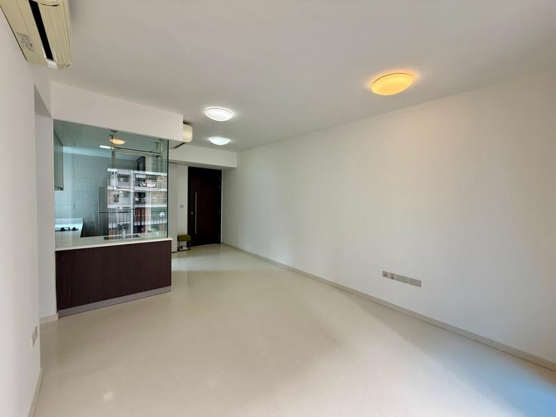 Q Bay Residences Condominium For Sale, $1,290,000, 2 Bed 2 Bath 829 sqft $1,556.00 psf