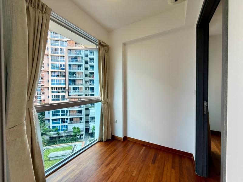 Q Bay Residences Condominium For Sale, $1,290,000, 2 Bed 2 Bath 829 sqft $1,556.00 psf