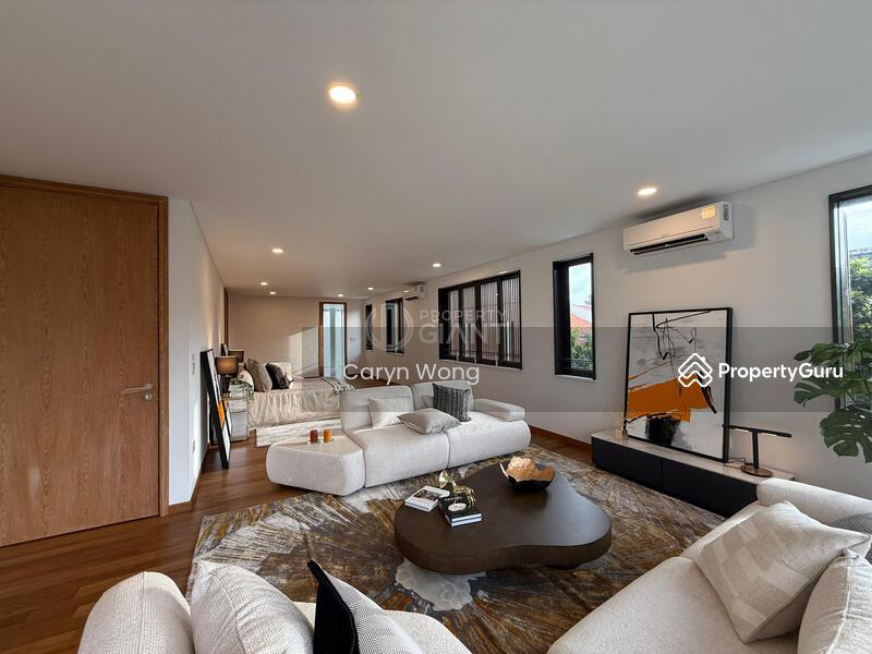 GIANTSuperSize Brand New Corner Terrace! 270º Views + Lift + Walk to MRT!