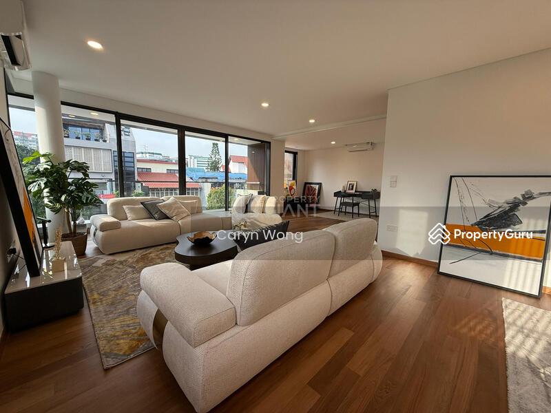 GIANTSuperSize Brand New Corner Terrace! 270º Views + Lift + Walk to MRT!