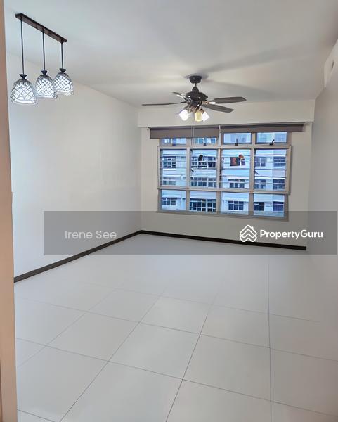 HDB Flat for Sale: Tampines, D18, 523523