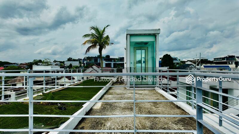 Undervalue FH 3 Storey Detached in Prime Bt Timah