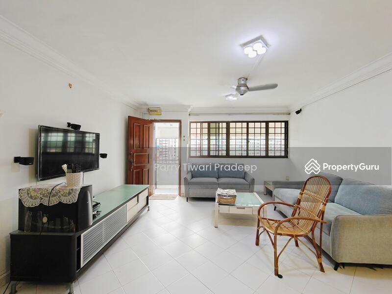 Prop-GPT: HDB Flat: D27 Yishun 141 Yishun Ring Road