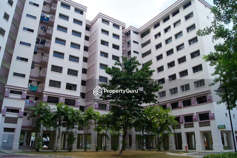 952 Hougang Avenue 9