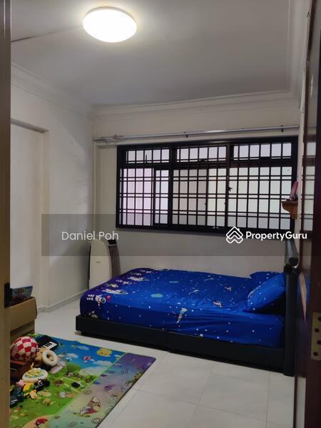 952 Hougang Avenue 9