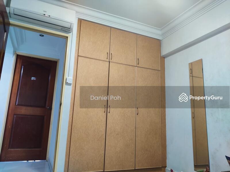 952 Hougang Avenue 9