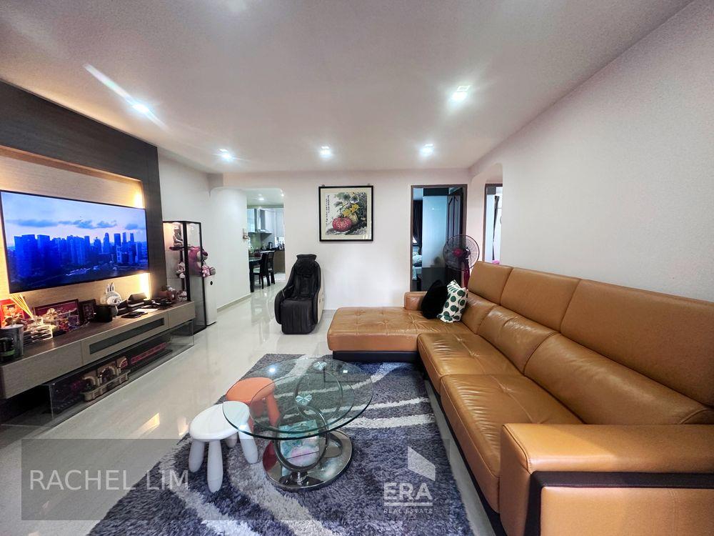 Well Renovated, Move-in Condition, Surrounded by Amenities