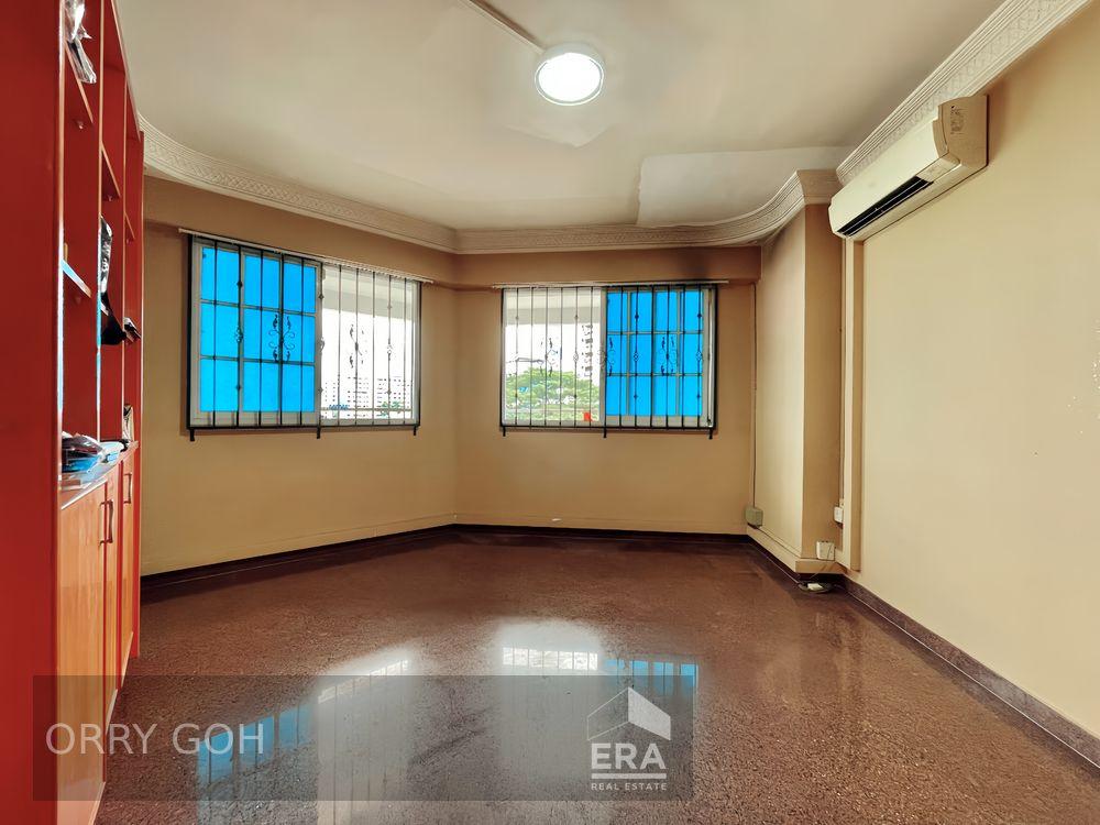 HDB - 3 room for Sale: Serangoon North Avenue 4, Serangoon, D19, 550529