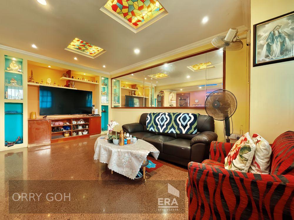 HDB - 3 room for Sale: Serangoon North Avenue 4, Serangoon, D19, 550529