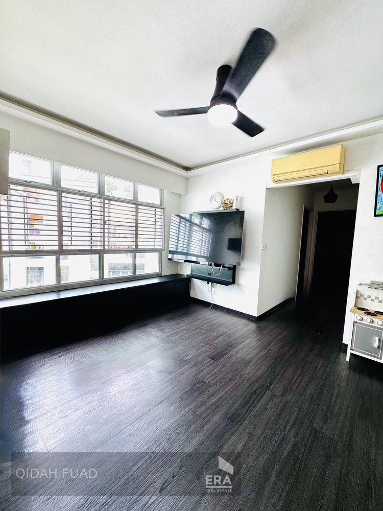 HDB - 2 room for Sale: Canberra Street, D27, 752129