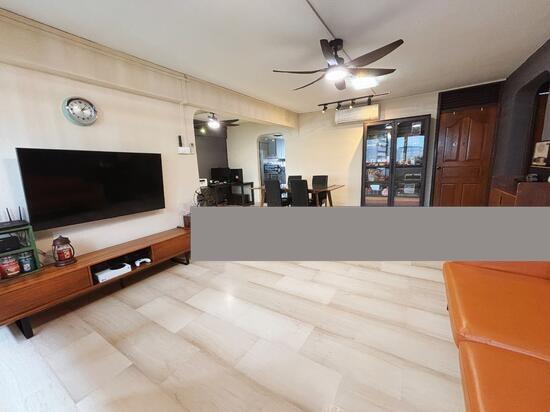 Prop-GPT: HDB Apartment: D18 Tampines 443 Tampines Street 43