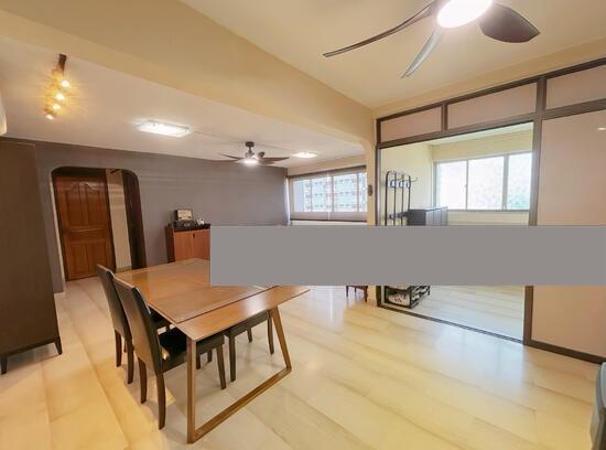 Prop-GPT: HDB Apartment: D18 Tampines 443 Tampines Street 43