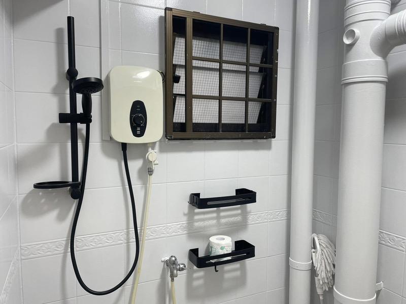 621 Jurong West Street 65 HDB Apartment For Sale, $550,000, 3 Bed 2 Bath 86 sqft $6,395.00 psf