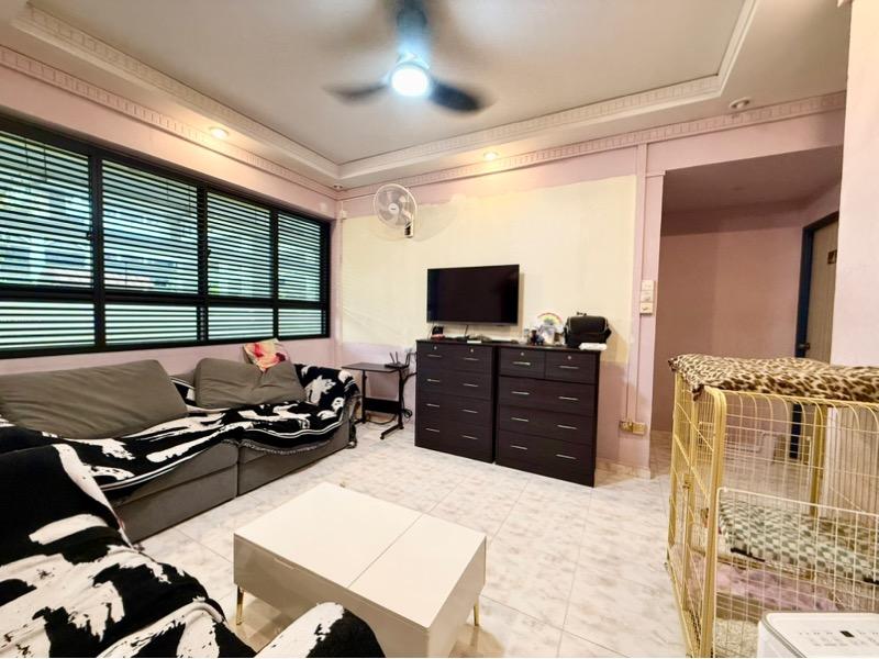 943 Hougang Street 92 HDB Apartment For Sale, $595,000, 3 Bed 2 Bath 1,087 sqft $547.00 psf